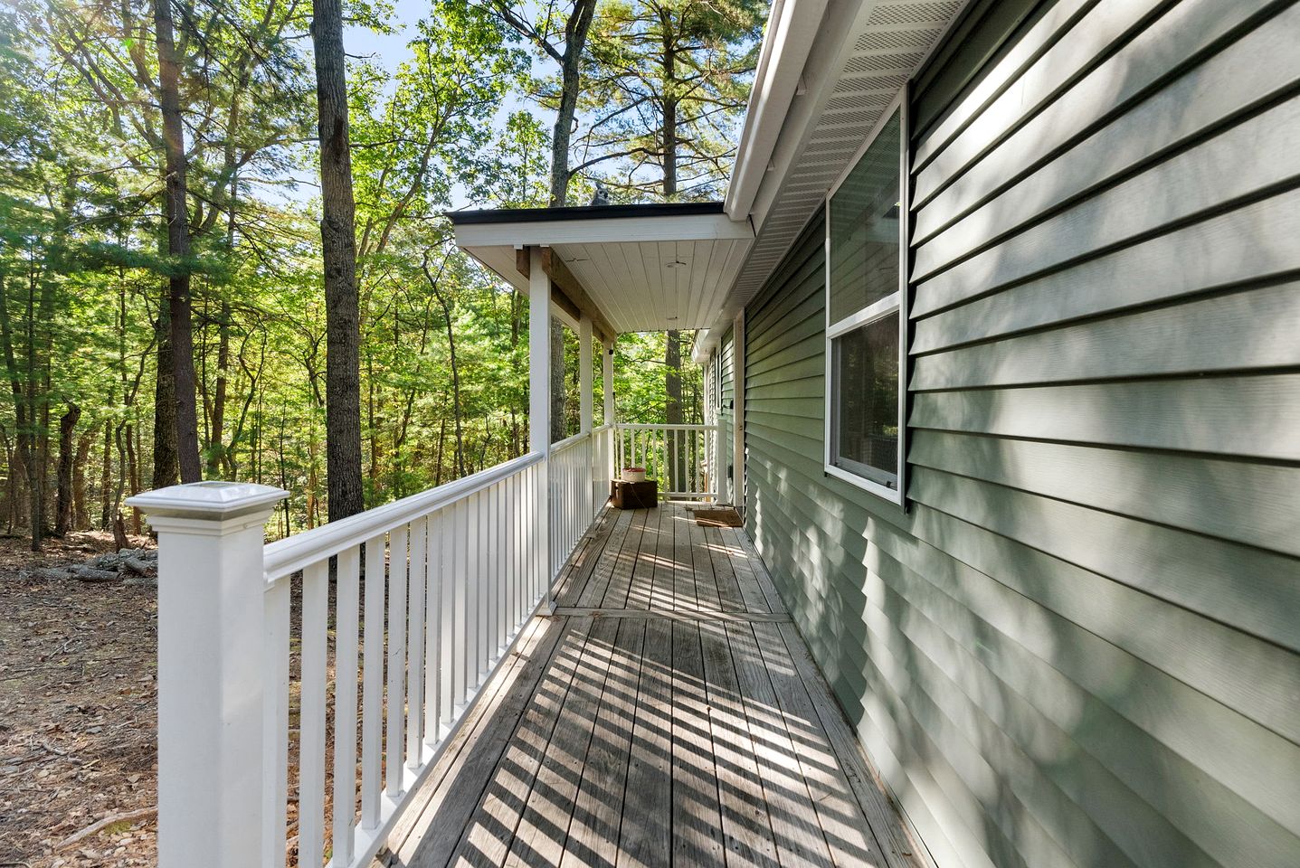 Cozy Modern Cabin with Fire Pit & Trail Access near Berkeley Springs, West Virginia