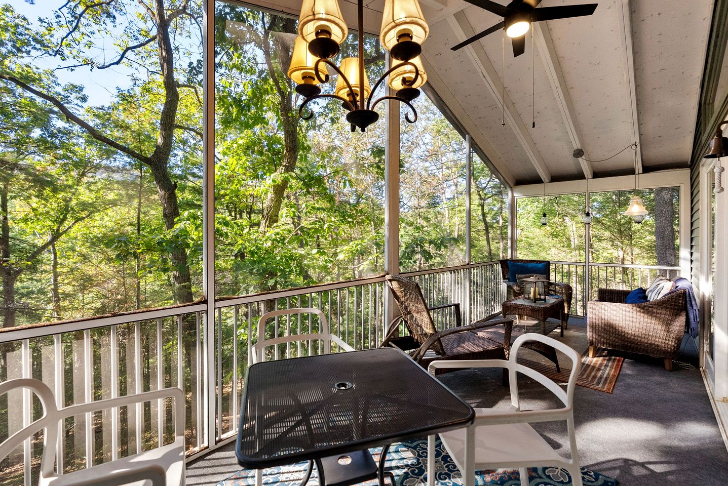 Cozy Modern Cabin with Fire Pit & Trail Access near Berkeley Springs, West Virginia