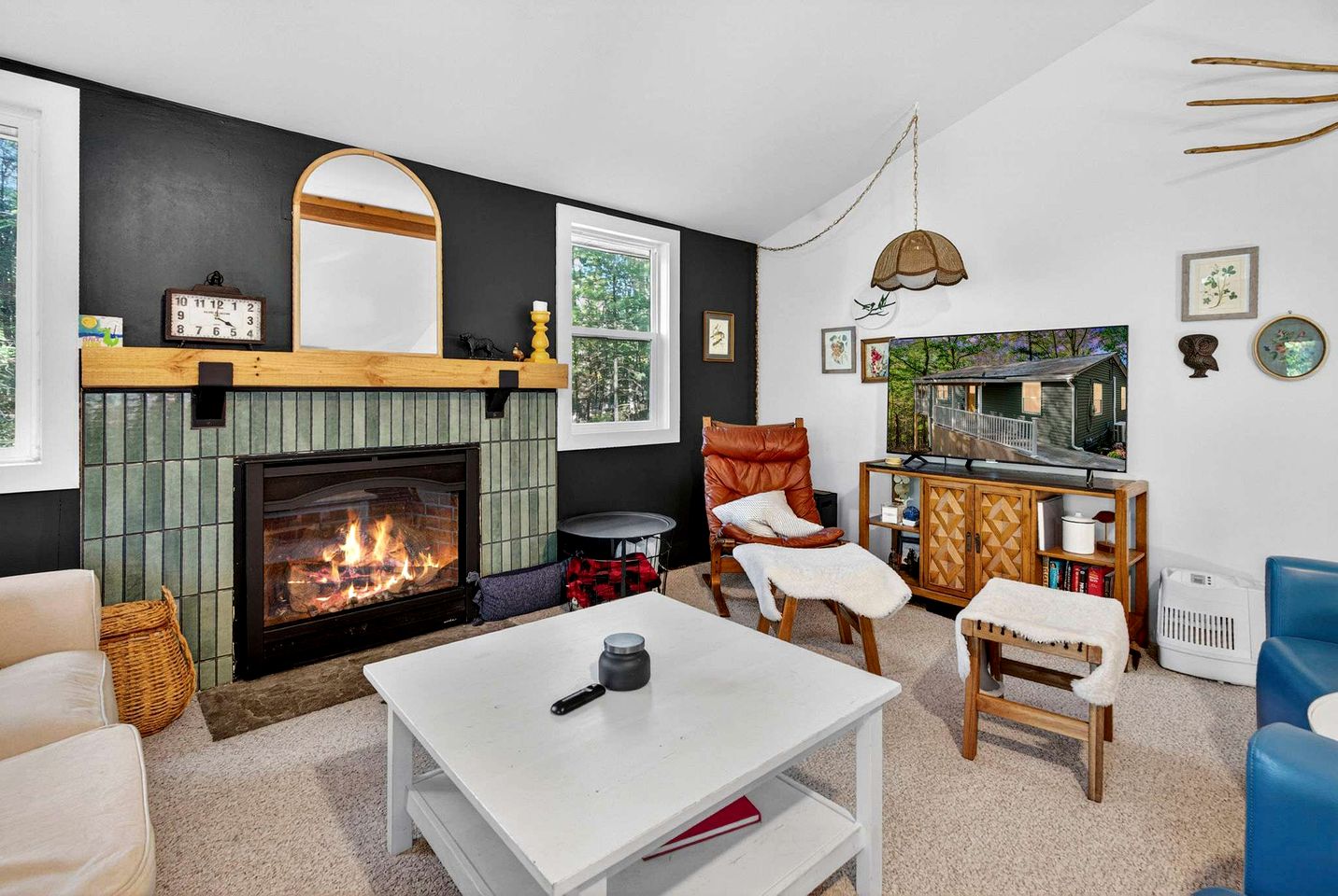 Cozy Modern Cabin with Fire Pit & Trail Access near Berkeley Springs, West Virginia