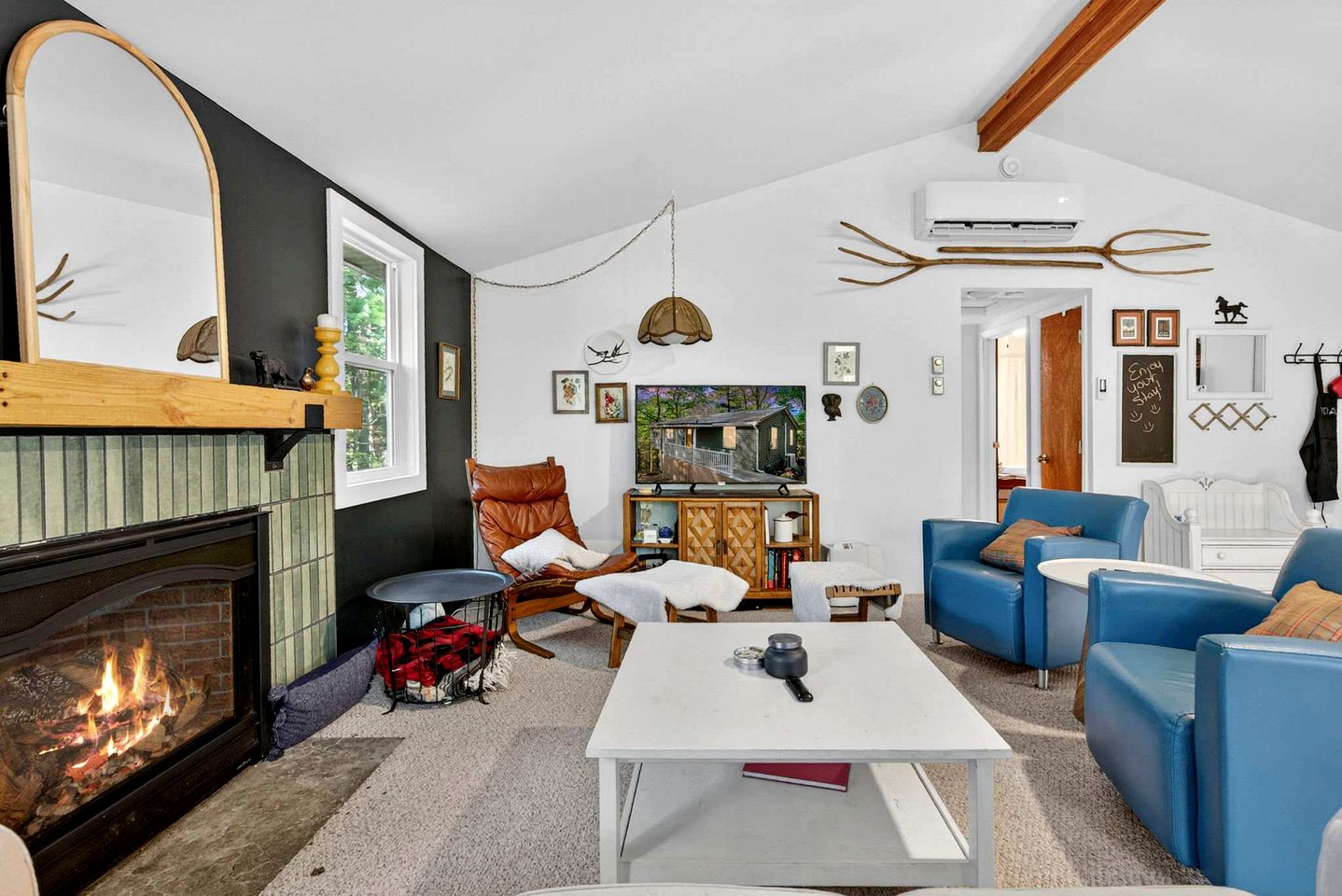 Cozy Modern Cabin with Fire Pit & Trail Access near Berkeley Springs, West Virginia