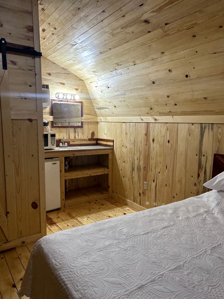 Inviting Cabin for a Peaceful Escape in Nature in Sturgis, South Dakota