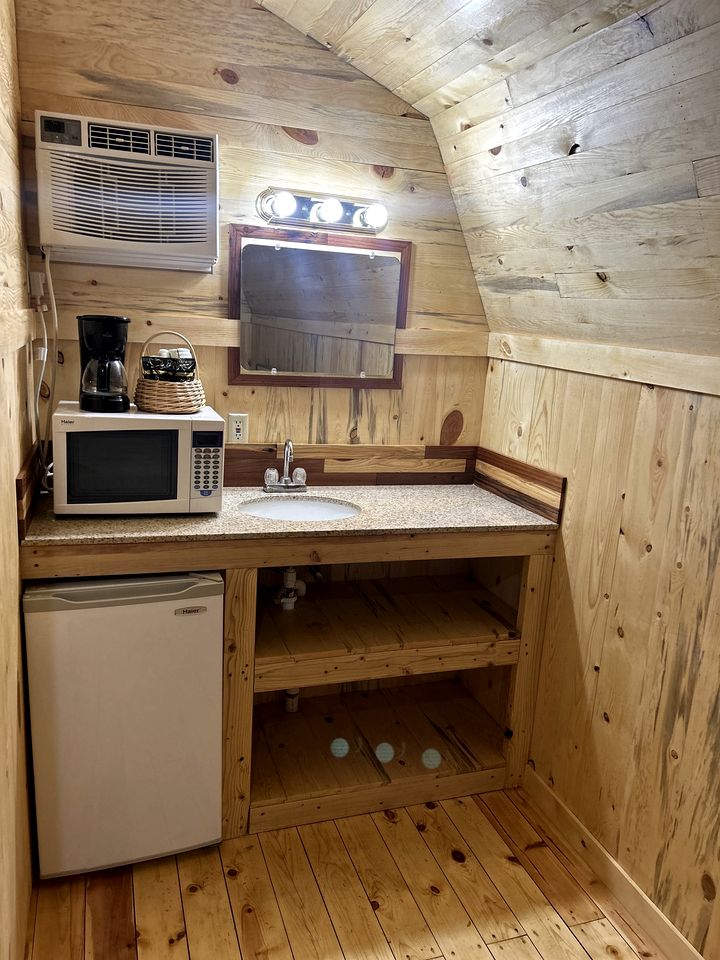 Inviting Cabin for a Peaceful Escape in Nature in Sturgis, South Dakota