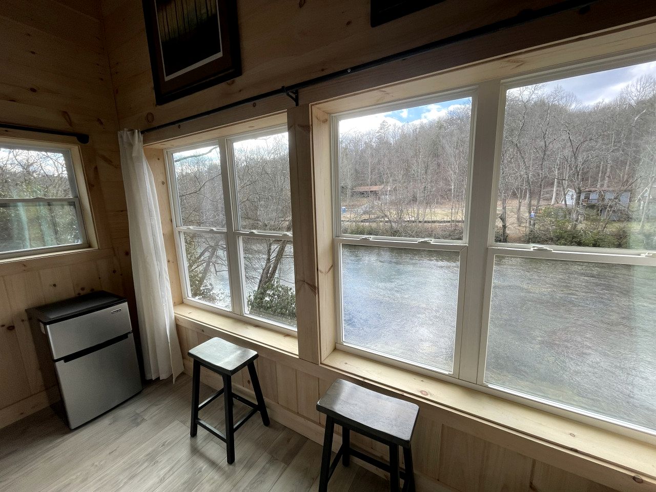 Romantic Riverfront Cabin with Pool Access in Blue Ridge, Georgia