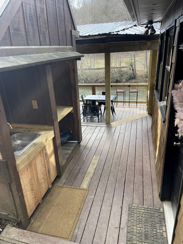 Romantic Riverfront Cabin with Pool Access in Blue Ridge, Georgia