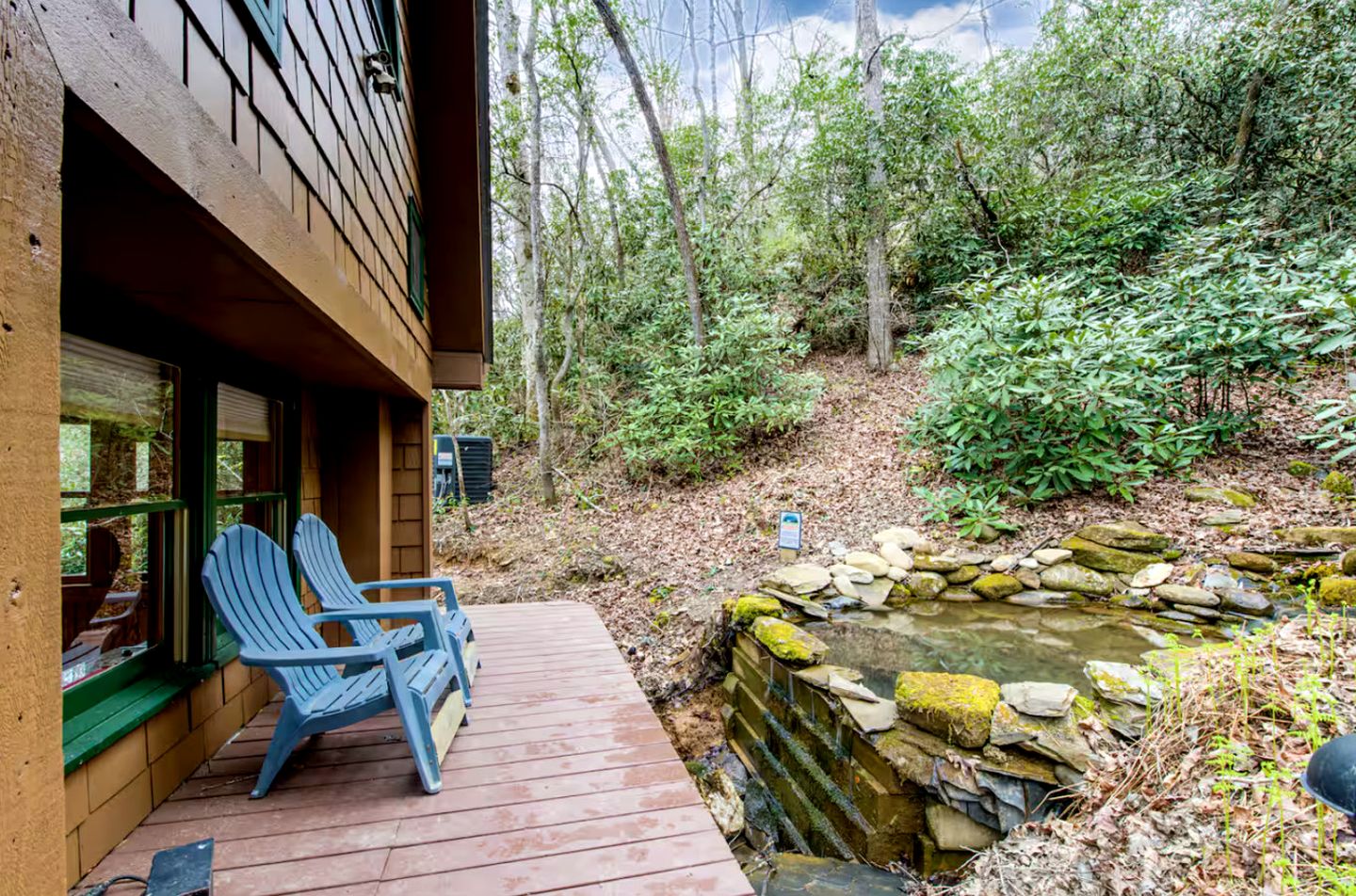 Romantic Riverfront Cabin with Pool Access in Blue Ridge, Georgia