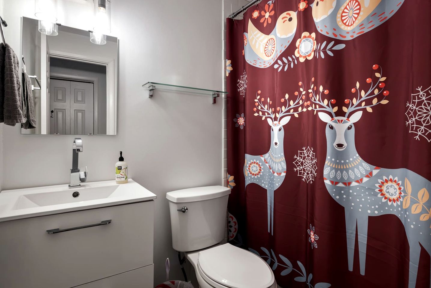 Enchanting Woodland Cabin Retreat near Cacapon River in West Virginia