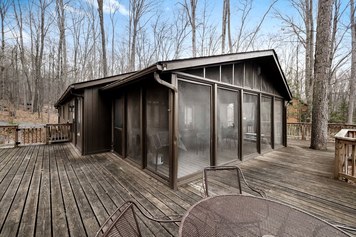 Enchanting Woodland Cabin Retreat near Cacapon River in West Virginia