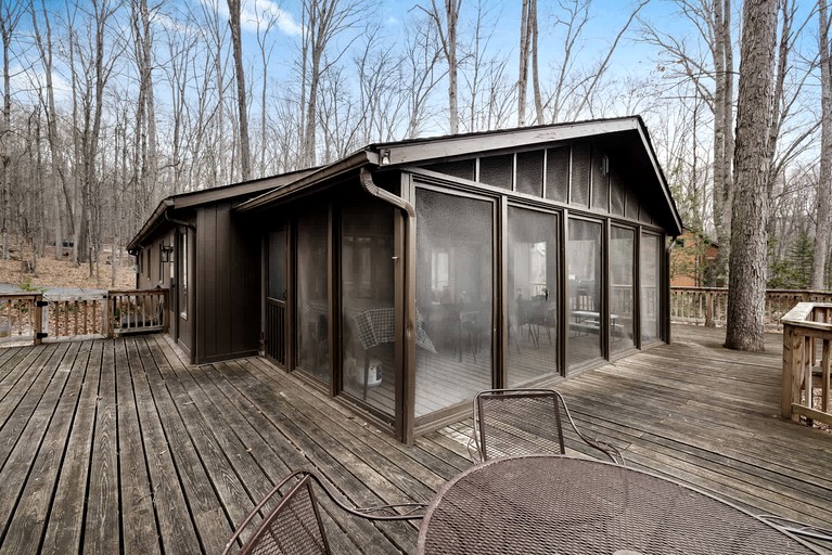 Cabins (United States of America, Berkeley Springs , West Virginia)