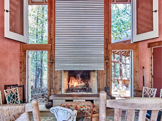 Cabins (United States of America, Ben Wheeler, Texas)