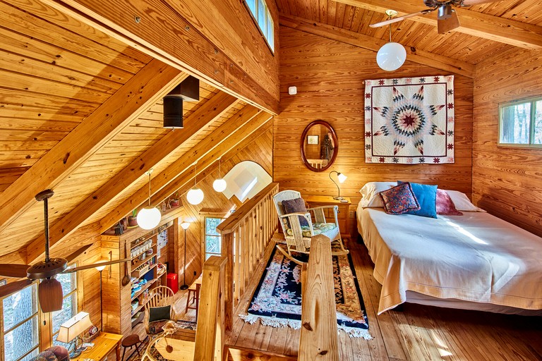 Cabins (United States of America, Ben Wheeler, Texas)