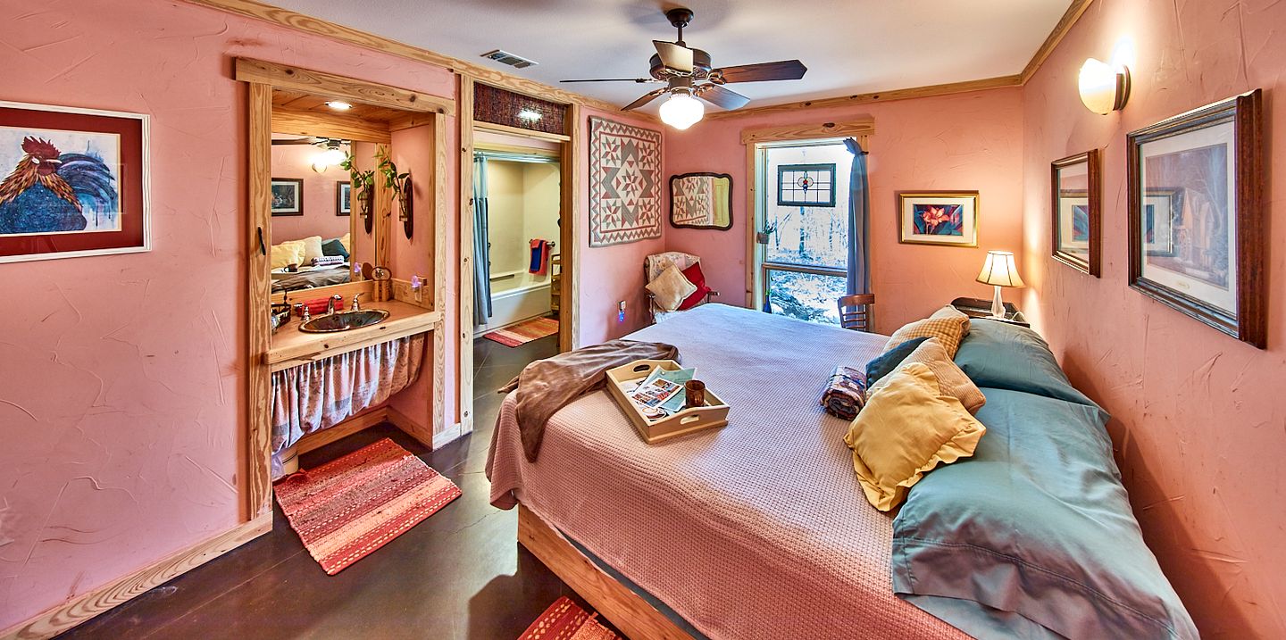 Gorgeous Multi-Unit Cabin Rental for Larger Groups Nestled in the Trees for an Unforgettable Getaway in Nature in Ben Wheeler, Texas