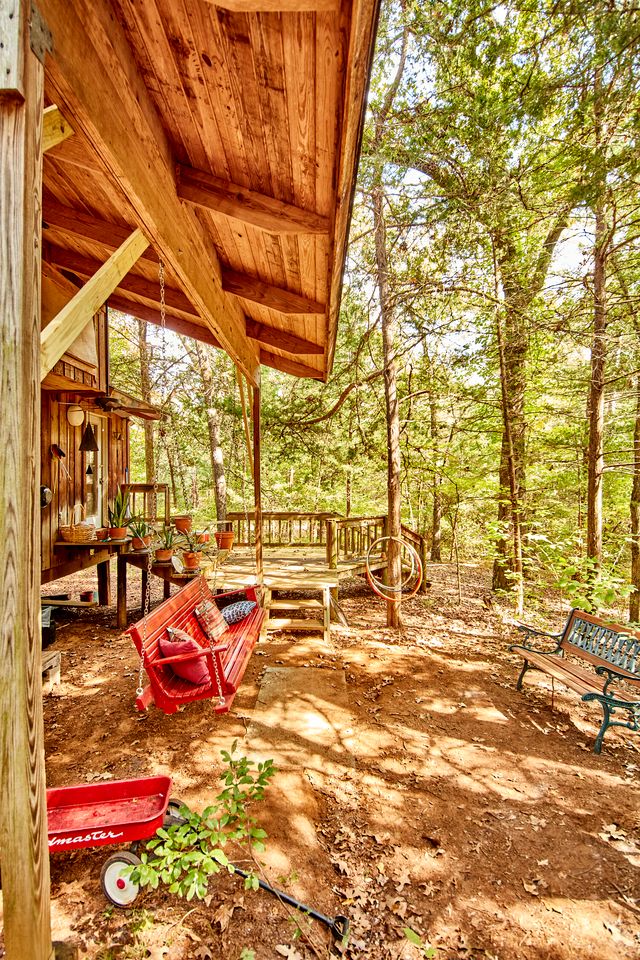Gorgeous Multi-Unit Cabin Rental for Larger Groups Nestled in the Trees for an Unforgettable Getaway in Nature in Ben Wheeler, Texas