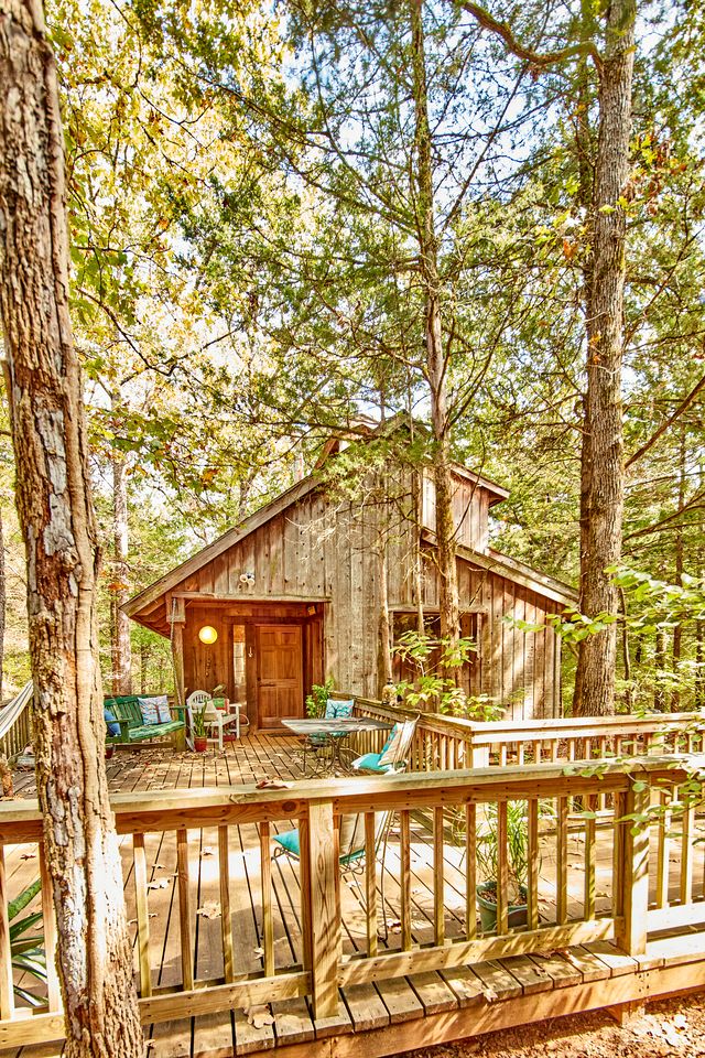 Gorgeous Multi-Unit Cabin Rental for Larger Groups Nestled in the Trees for an Unforgettable Getaway in Nature in Ben Wheeler, Texas