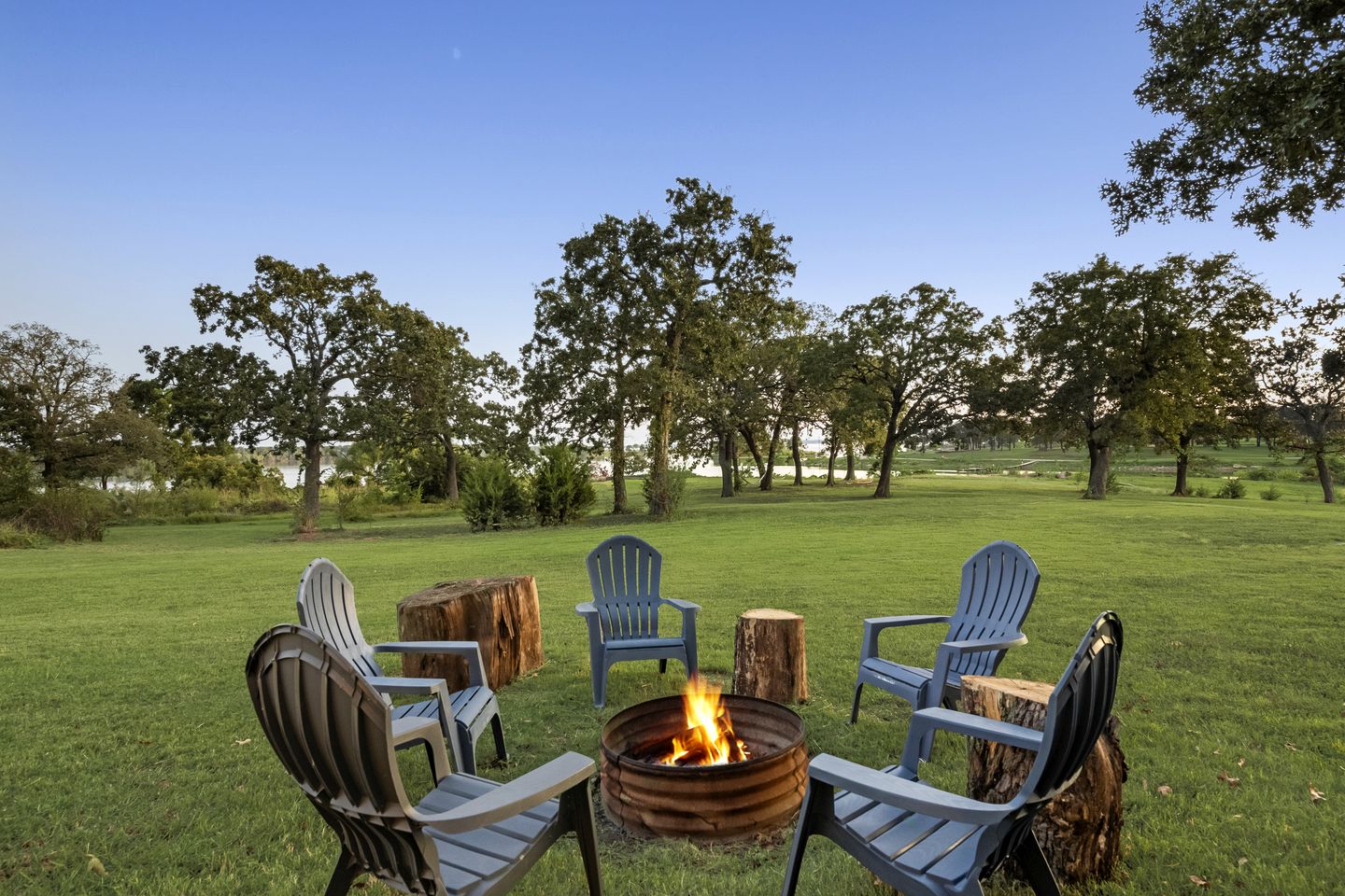 Private Cabin Getaway Surrounded by Nature in Madill, Oklahoma