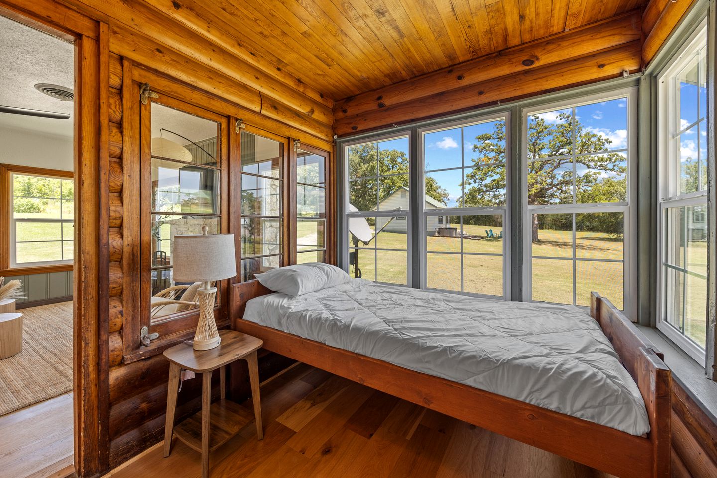 Private Cabin Getaway Surrounded by Nature in Madill, Oklahoma