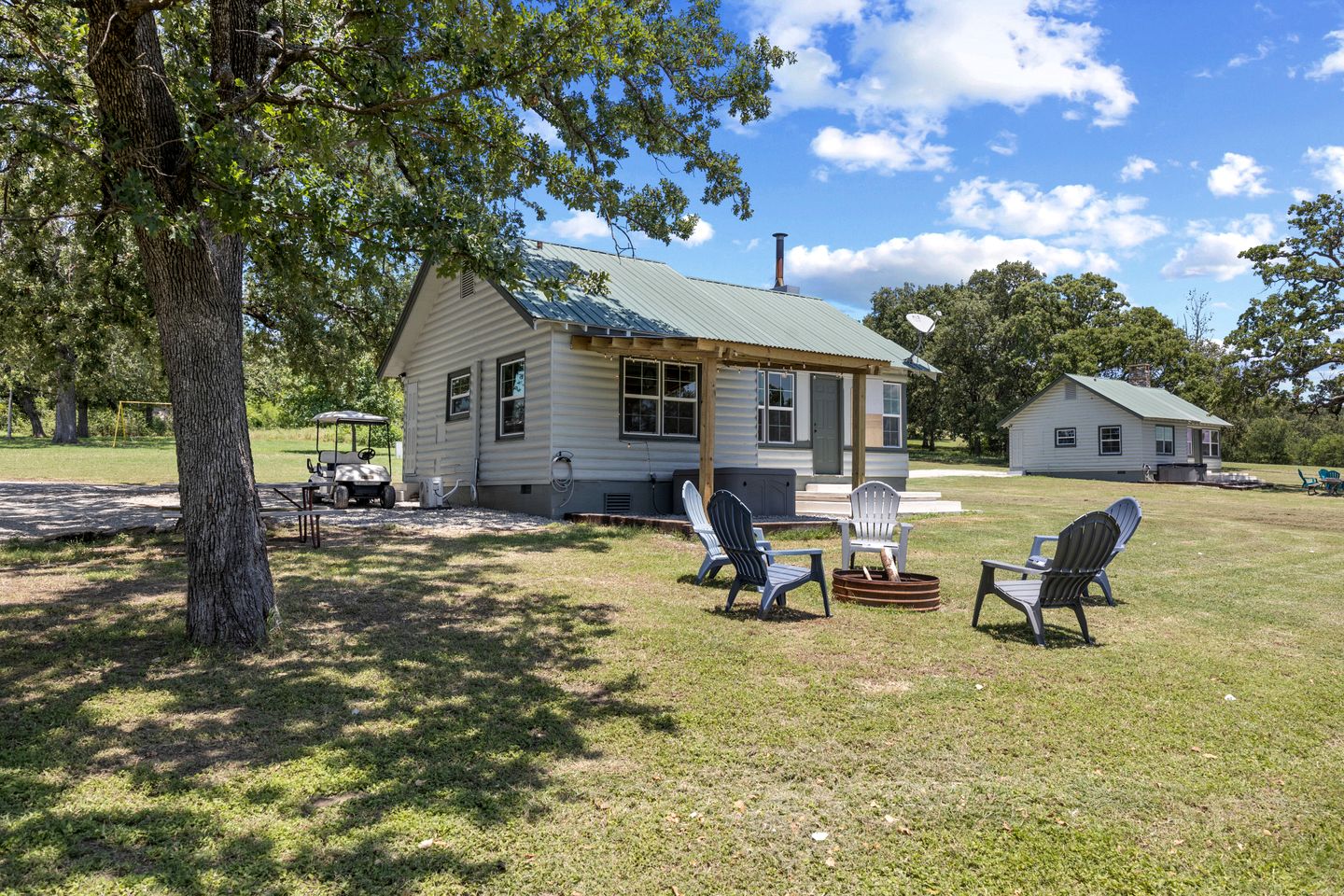 Private Cabin Getaway Surrounded by Nature in Madill, Oklahoma