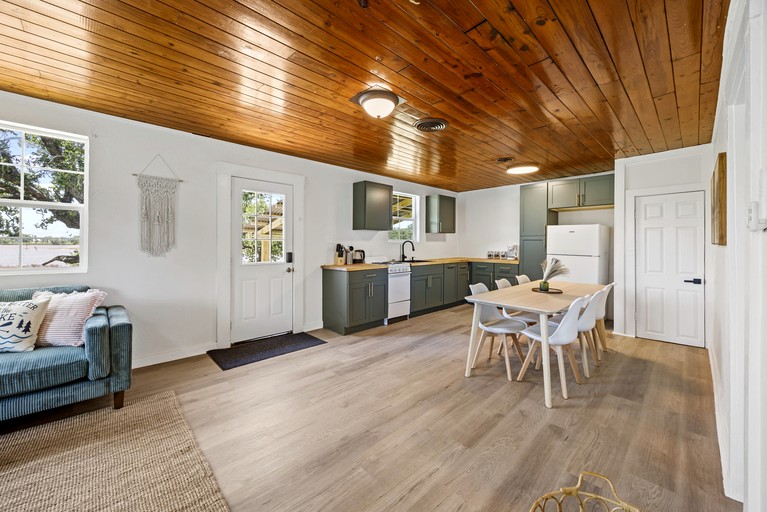 Cabins (United States of America, --, Oklahoma)