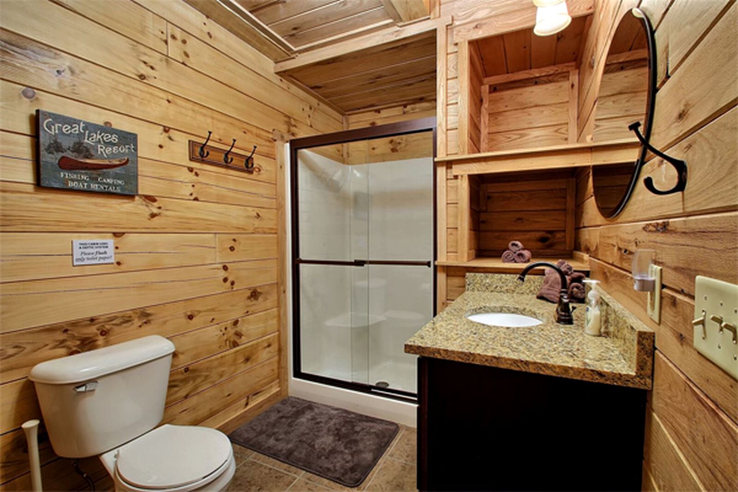 Charming Vacation Cabin Secluded in the Woodlands near Old Man's Cave, Ohio