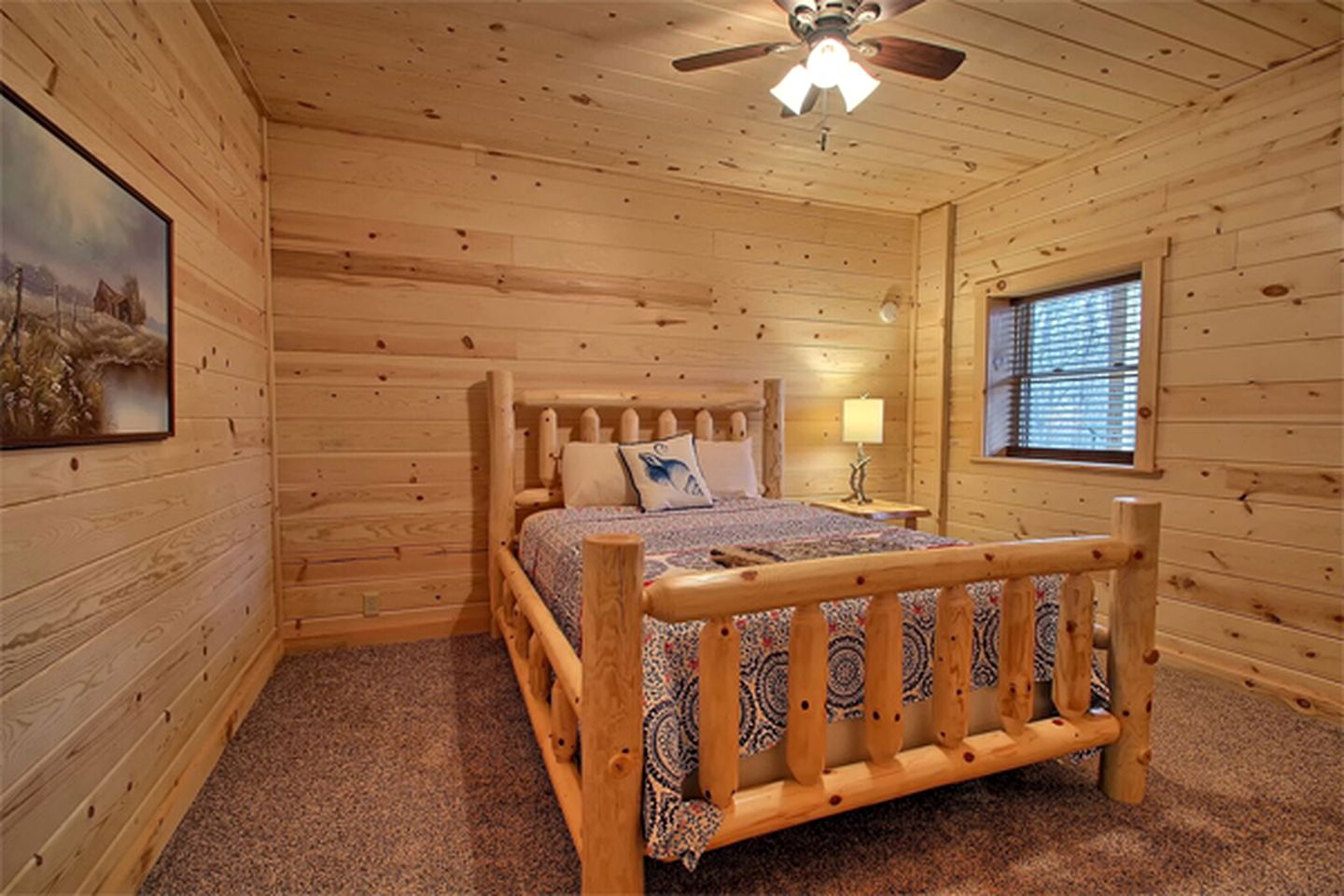 Charming Vacation Cabin Secluded in the Woodlands near Old Man's Cave, Ohio