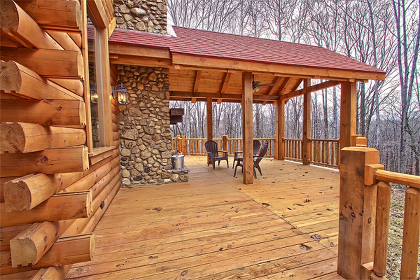 Charming Vacation Cabin Secluded in the Woodlands near Old Man's Cave, Ohio