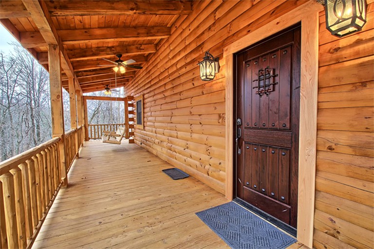 Log Cabins (Logan, Ohio, United States)