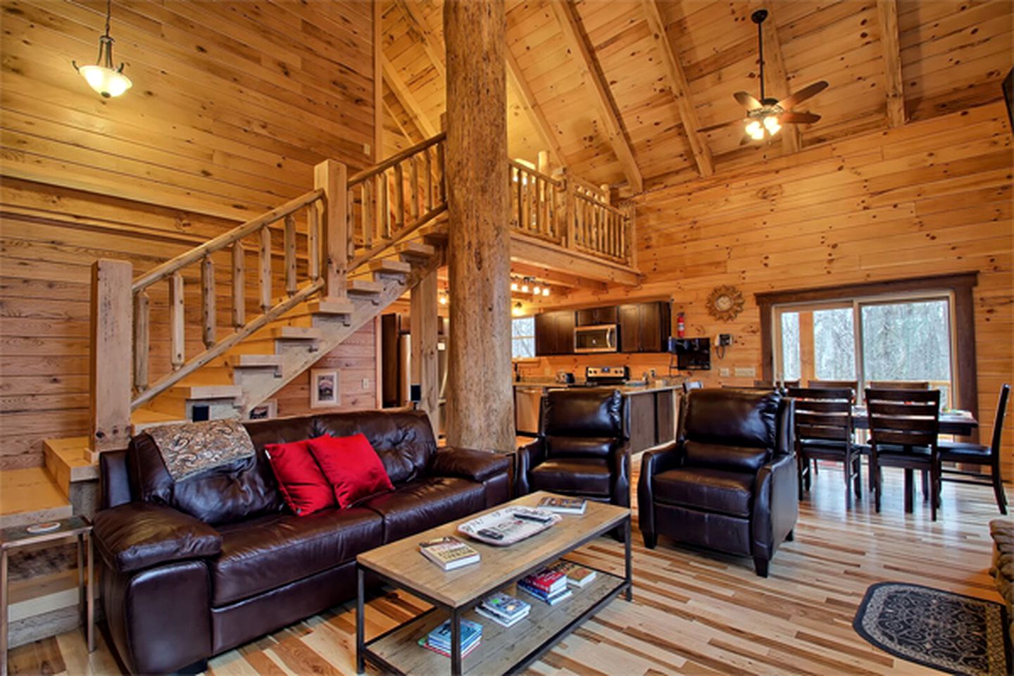 Charming Vacation Cabin Secluded in the Woodlands near Old Man's Cave, Ohio