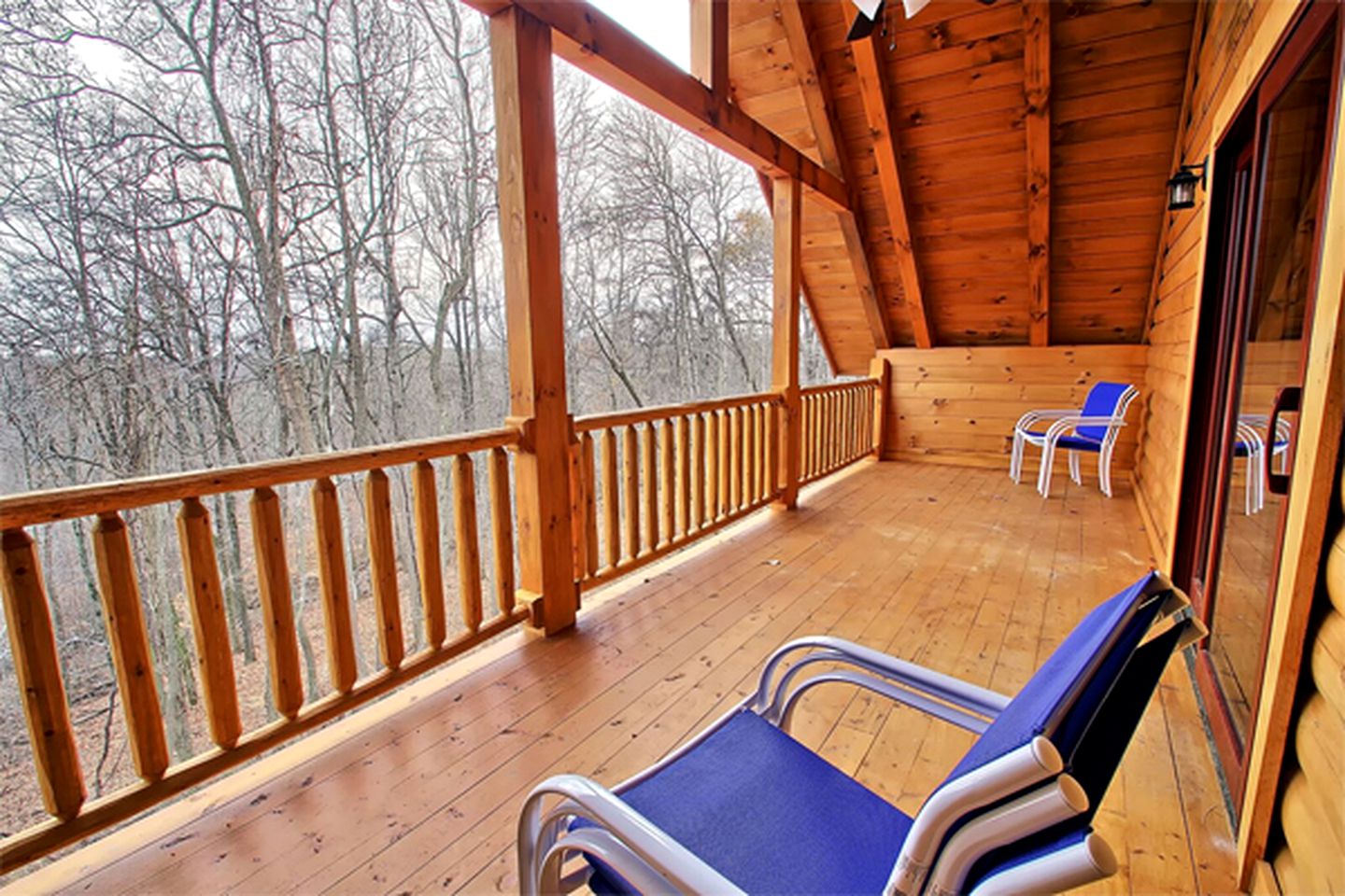 Charming Vacation Cabin Secluded in the Woodlands near Old Man's Cave, Ohio