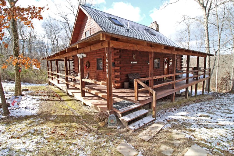 Log Cabins (Logan, Ohio, United States)