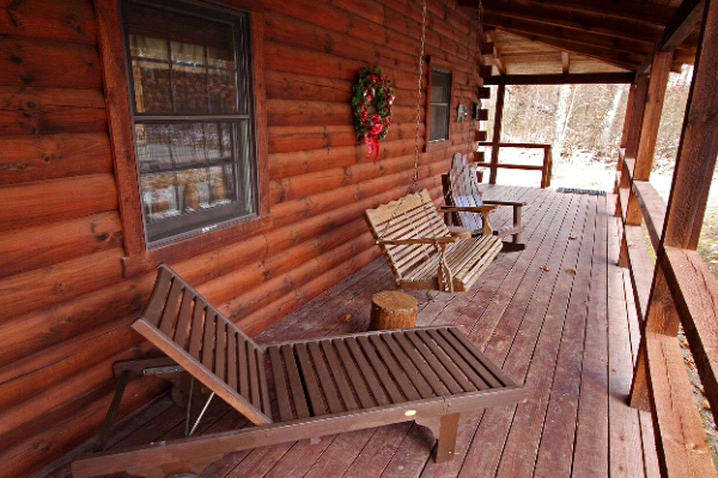 Beautiful Log Cabin Getaway Amazing Woodland Views near Conkles Hollow, Ohio