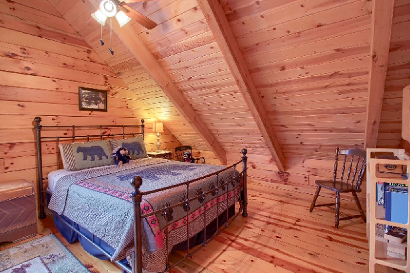 Beautiful Log Cabin Getaway Amazing Woodland Views near Conkles Hollow, Ohio