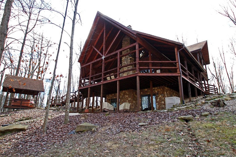 Log Cabins (Logan, Ohio, United States)