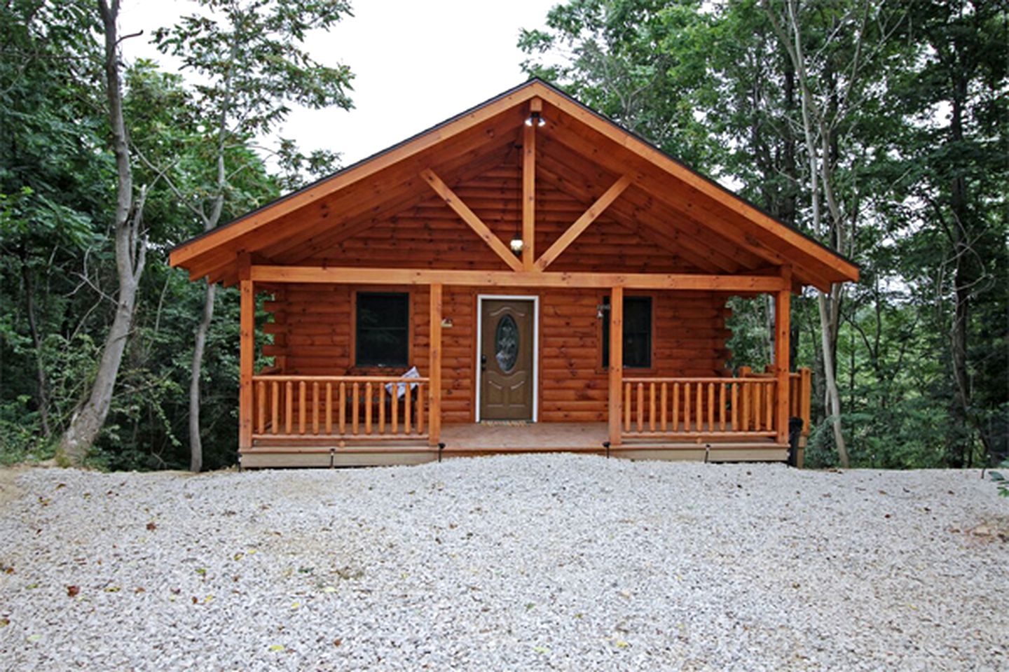 Secluded Woodland Cabin with a Hot Tub Perfect for a Romantic Getaway near Logan, Ohio