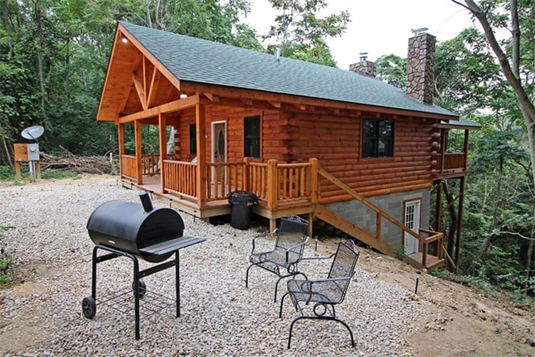 Log Cabins (Logan, Ohio, United States)