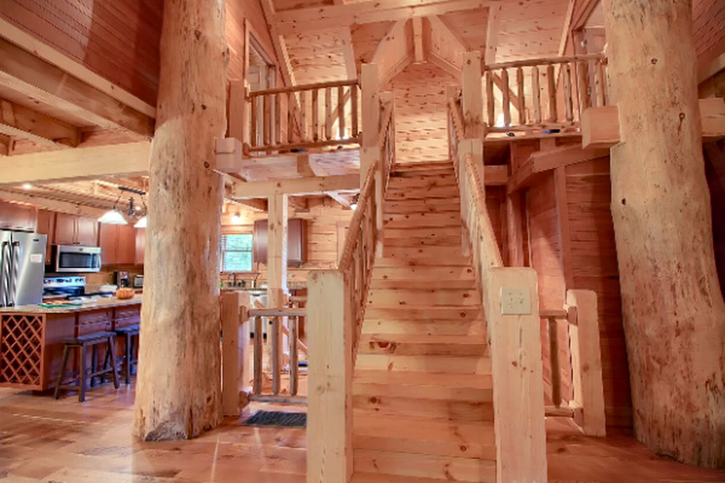 Stately Log Cabin with a Hot Tub Perfect for a Weekend Getaway near Columbus, Ohio