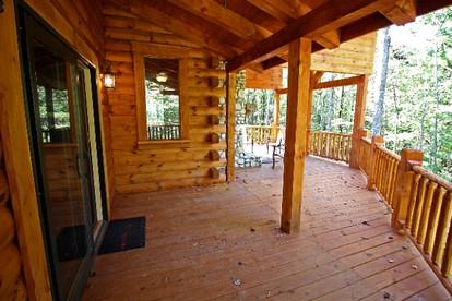 Stately Log Cabin with a Hot Tub Perfect for a Weekend Getaway near Columbus, Ohio photo 3
