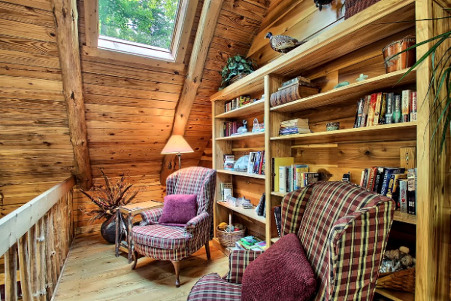 Beautiful Cabin Rental with a Private Hot Tub in Hocking Hills, Ohio