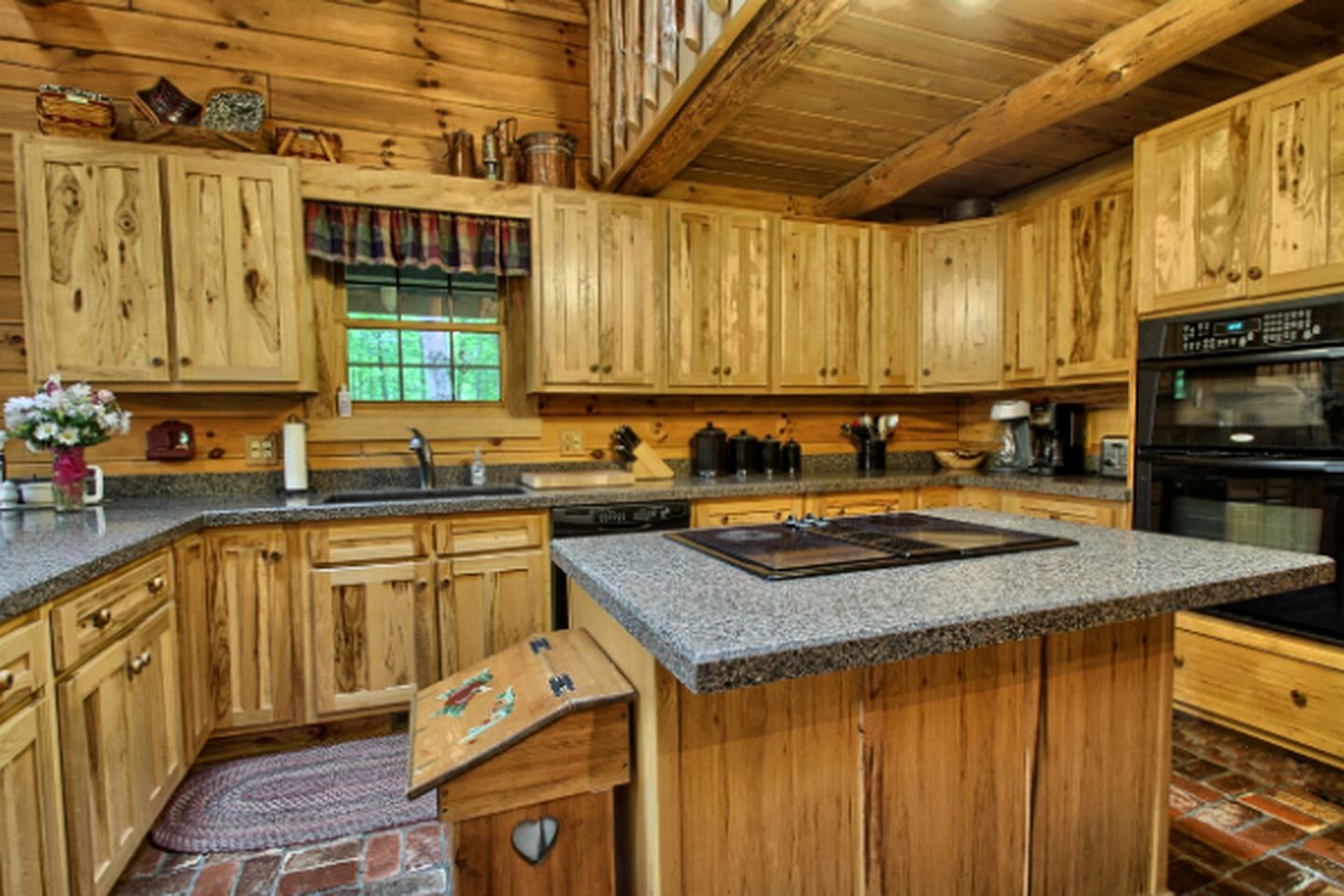 Beautiful Cabin Rental with a Private Hot Tub in Hocking Hills, Ohio