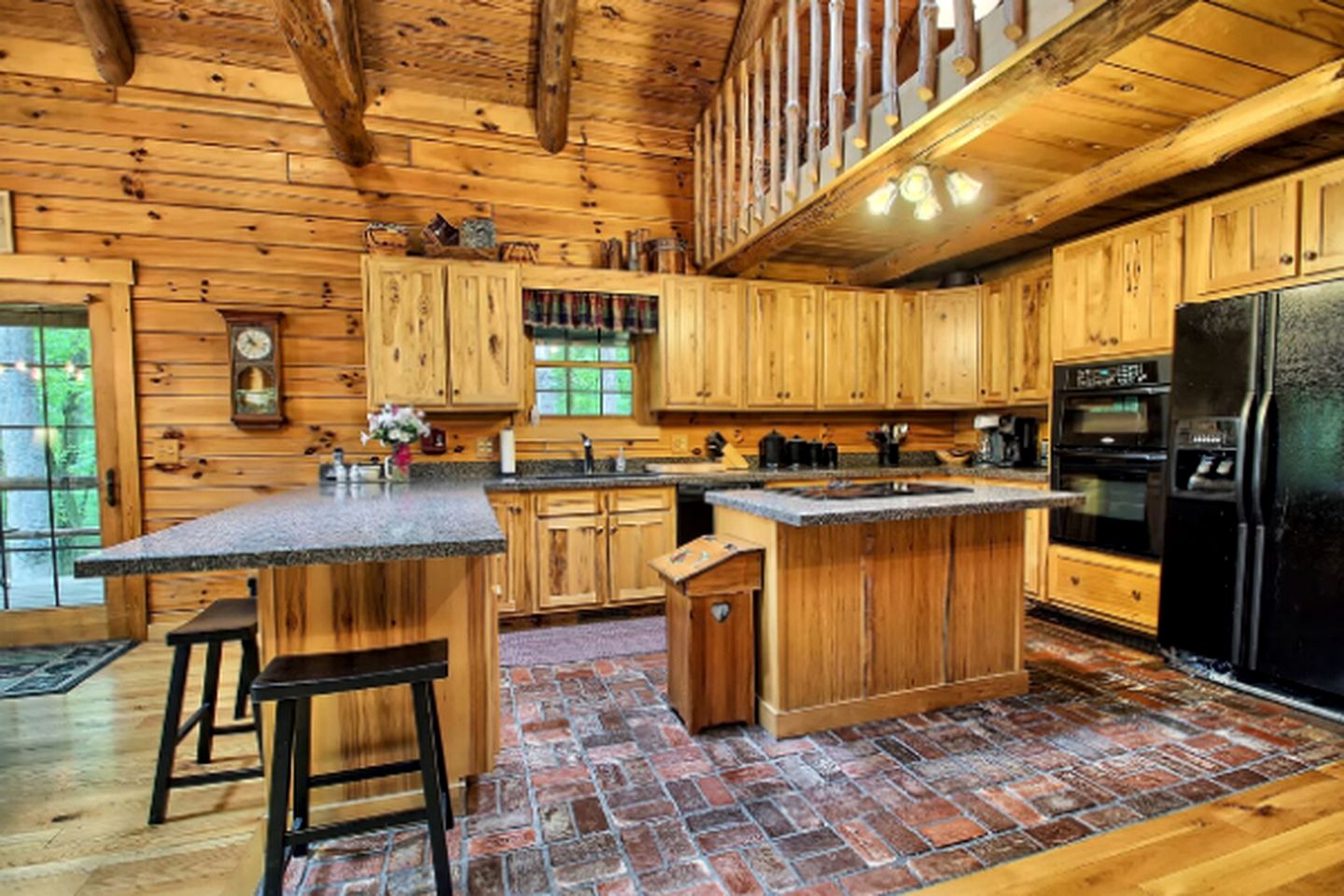 Beautiful Cabin Rental with a Private Hot Tub in Hocking Hills, Ohio