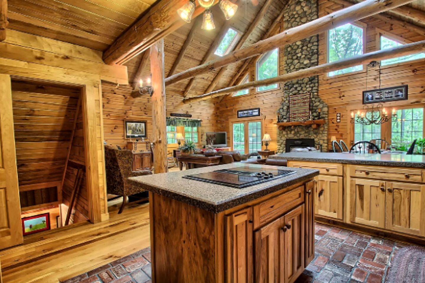 Beautiful Cabin Rental with a Private Hot Tub in Hocking Hills, Ohio