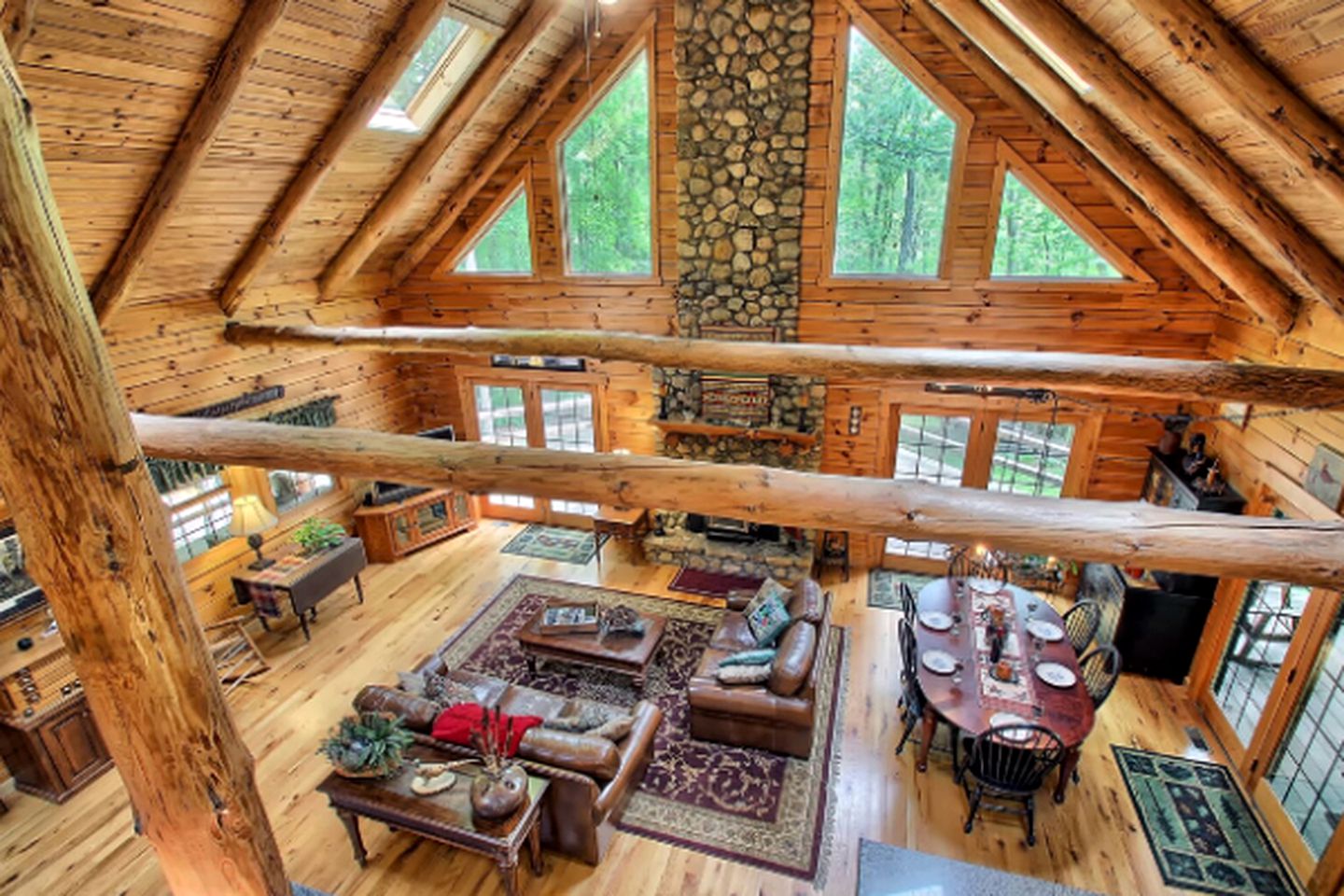 Beautiful Cabin Rental with a Private Hot Tub in Hocking Hills, Ohio