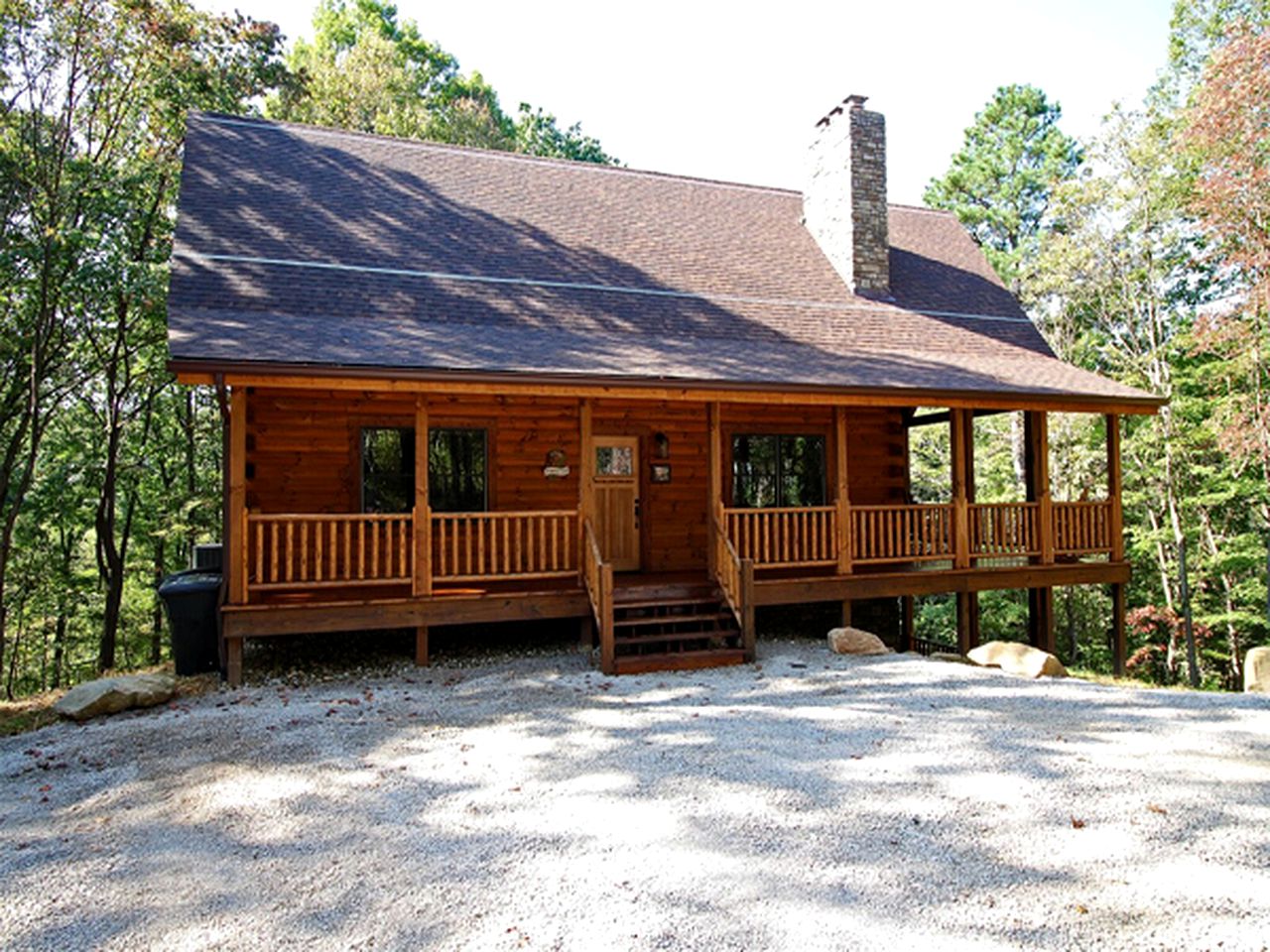 Secluded Luxury Cabin Rental for Eight Guests near Ash Cave, Ohio