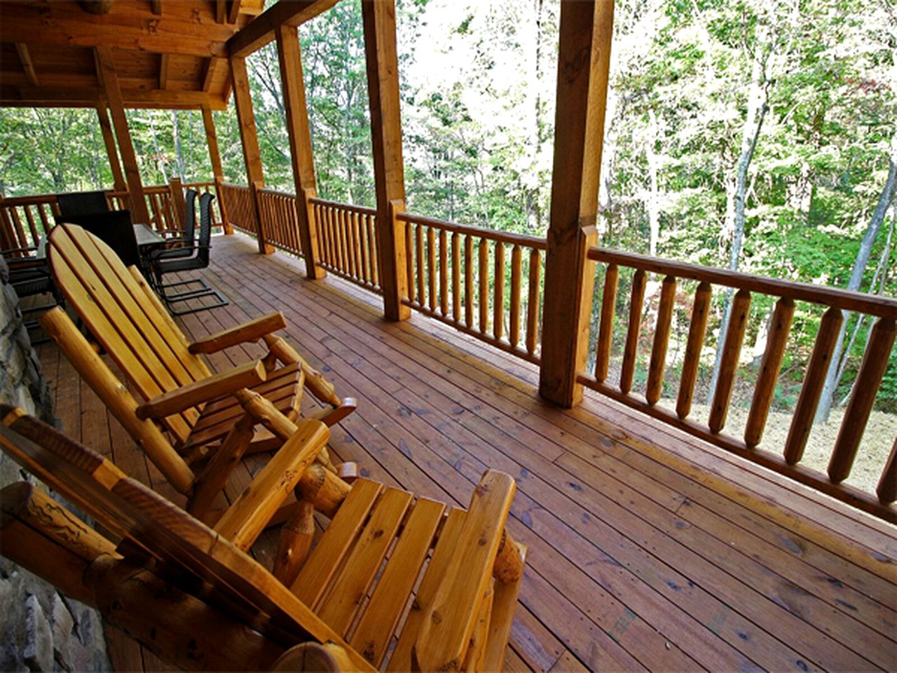 Secluded Luxury Cabin Rental for Eight Guests near Ash Cave, Ohio