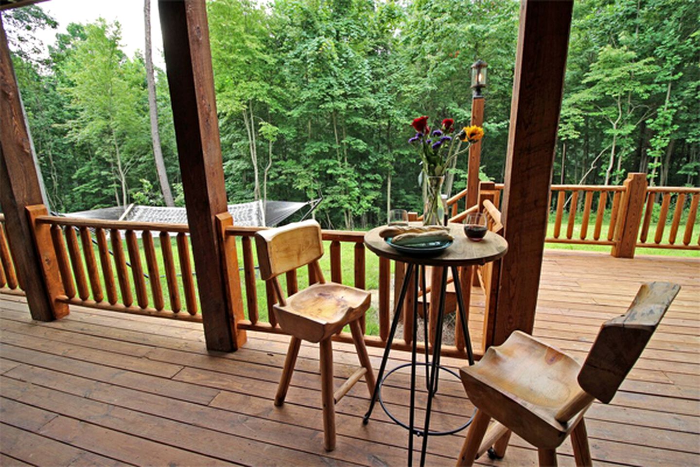 Luxury Log Cabin with a Barbecue Grill near Cantwell Cliffs, Ohio