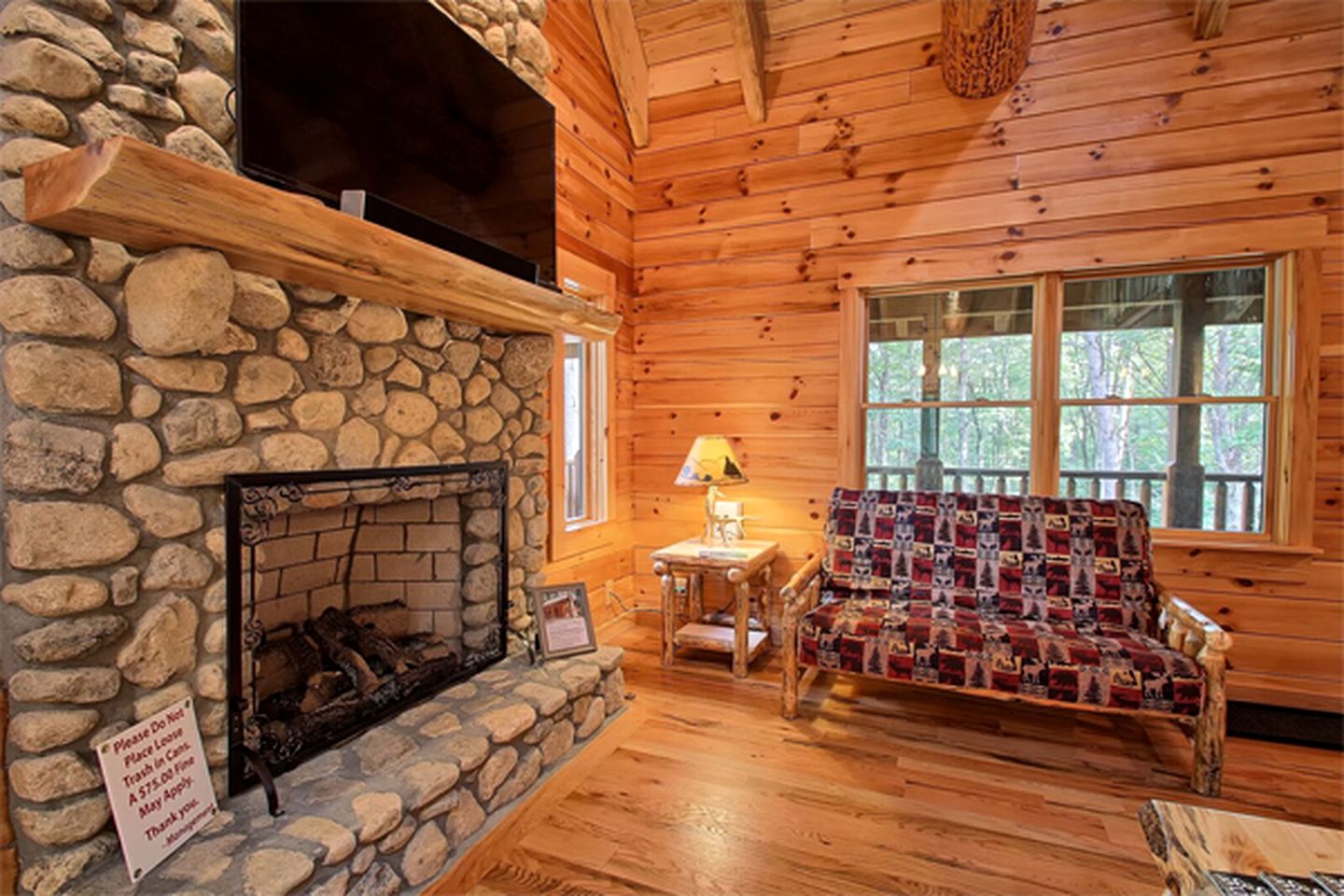 Rustic Vacation Cabin with a Private Hot Tub near Lake Logan, Ohio