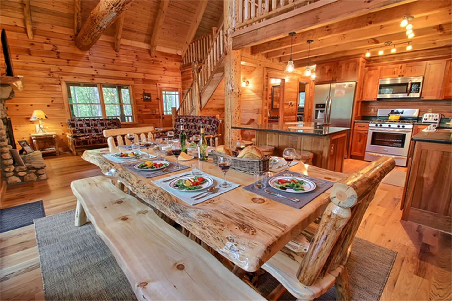 Rustic Vacation Cabin with a Private Hot Tub near Lake Logan, Ohio