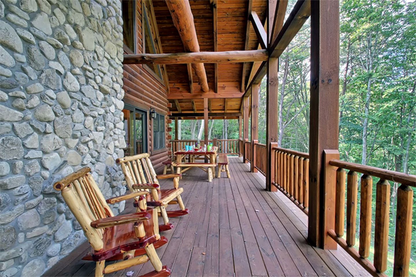 Rustic Vacation Cabin with a Private Hot Tub near Lake Logan, Ohio