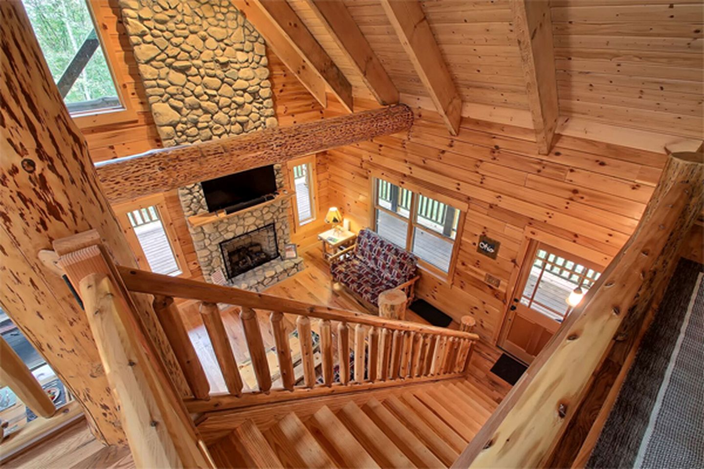 Rustic Vacation Cabin with a Private Hot Tub near Lake Logan, Ohio