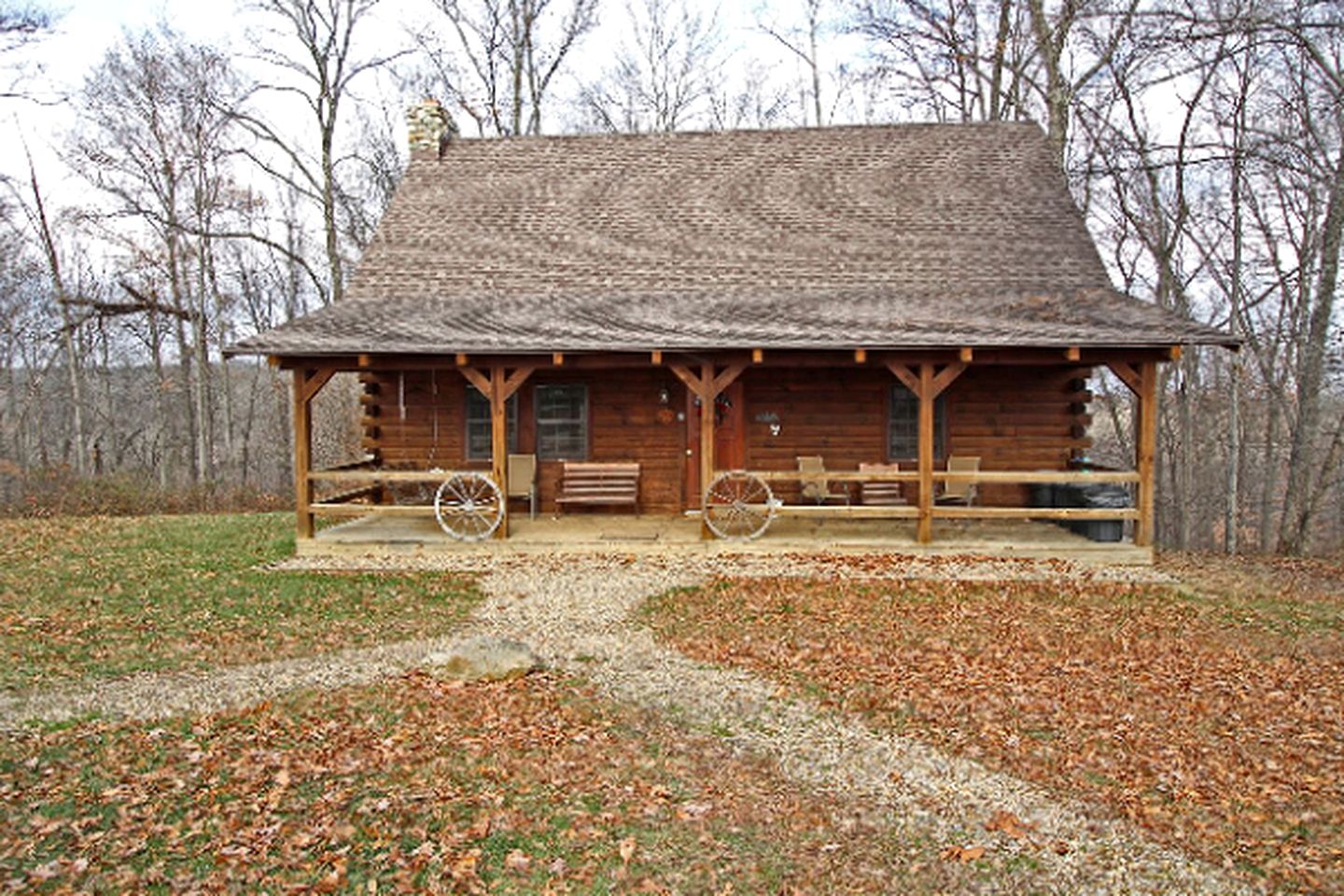 Cabins by the Caves - PET FRIENDLY $50, Log Cabins 46283, Logan, United