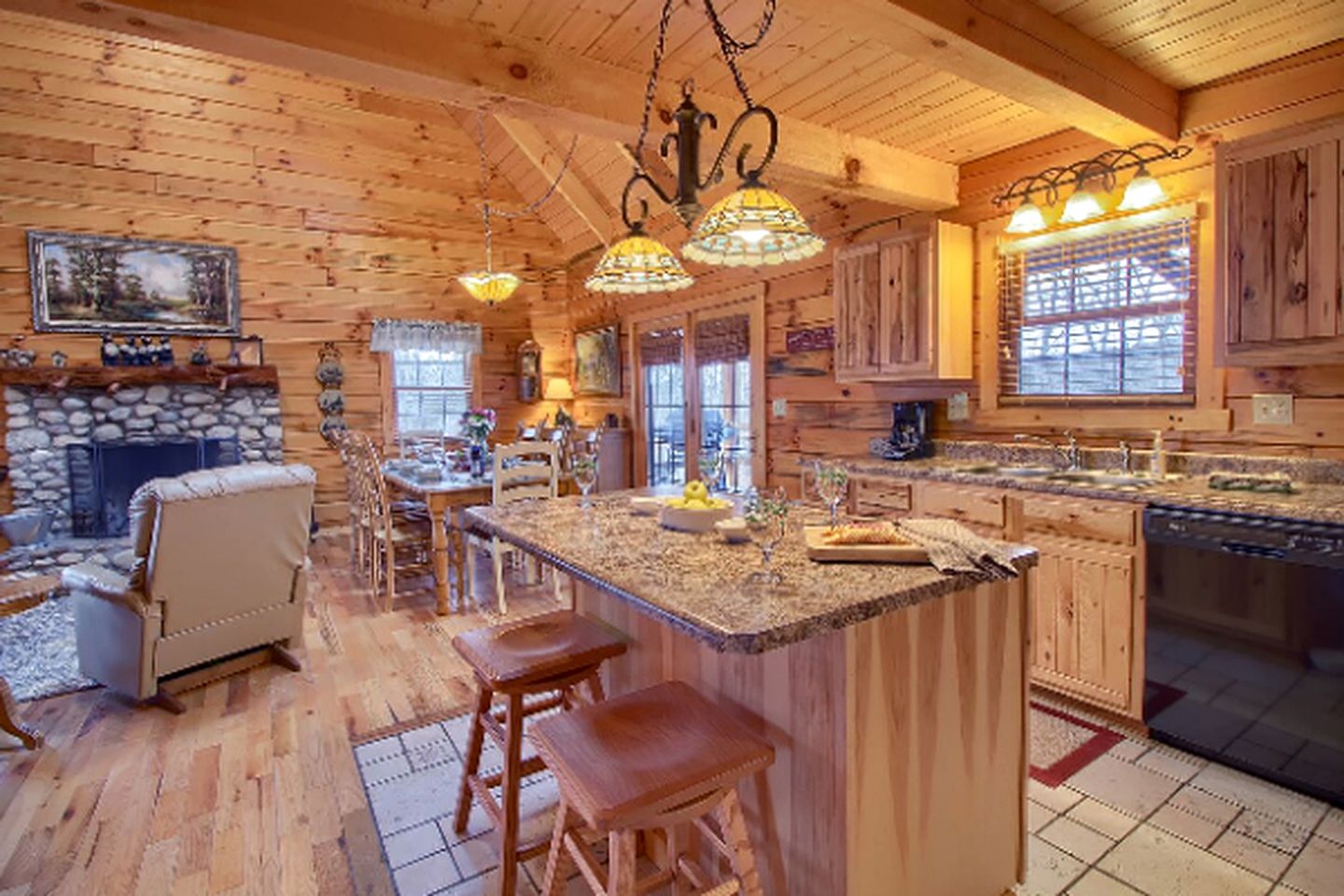 Secluded Log Cabin Rental with a Hot Tub in the Hocking Hills, Ohio