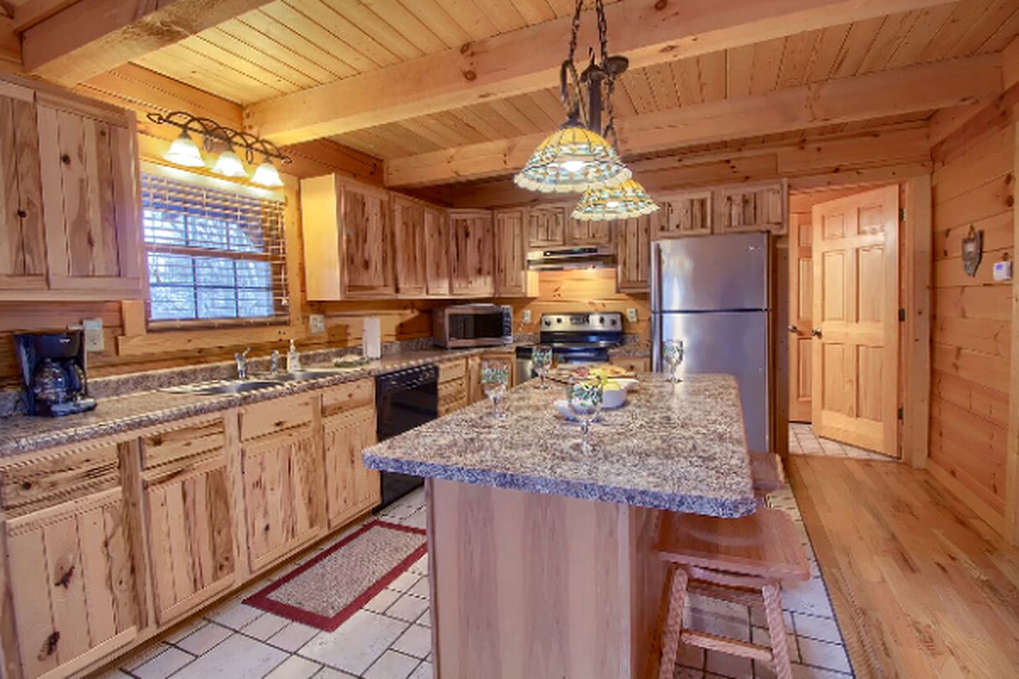 Secluded Log Cabin Rental with a Hot Tub in the Hocking Hills, Ohio